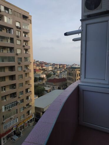 Uzunmüddətli kirayə mənzillər: Badamdar Bazar Storun ustunde 2 otag 17/8 menzil kiraye verilir — 3