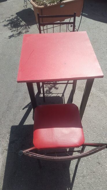 Masa və oturacaq dəstləri: Mətbəx üçün, Dördbucaq masa, 2 stul — 14