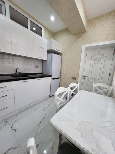 Uzunmüddətli kirayə mənzillər: Nazlı şadlıq sarayının yanında. Nizami Rezidens 19/10 cu mərtəbəsi -da lalafo.az — 4 Uzunmüddətli kirayə mənzillər: Nazlı şadlıq sarayının yanında. Nizami Rezidens 19/10 cu mərtəbəsi — 4