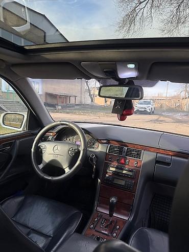 Mercedes-Benz: Mercedes-Benz E-Class: 1999 г., 3.2 л, Автомат, Бензин, Седан — 6