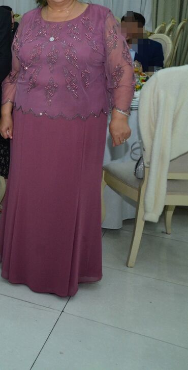 abiyə donlar: Yenidir. 1defe geyinilib. 46razmer.super modeldir. 300azn alınıb