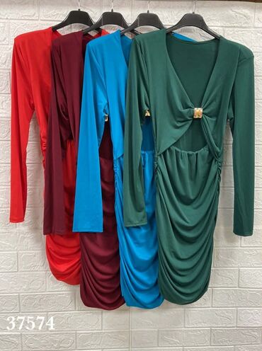 Haljine: 💚Haljine
Cena 2400
Uni vel.
V018 — 11