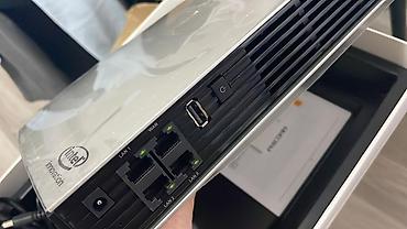 xbox one fat: Xbox One S oyun konsolu Xüsusiyyətlər: - Rəng: Ağ, kompakt və səssiz — 2