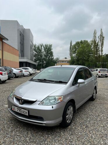 Honda: Honda Fit Aria: 2004 г., 1.5 л, Вариатор, Бензин, Седан