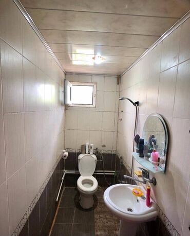 Uzunmüddətli kirayə mənzillər: Sabunçu rayonu,Razin,74 saylı məktəbin yanında,2 mərtəbə binanın,2-ci — 9