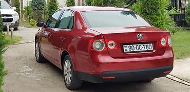 jetta fara: Volkswagen Jetta: 1.6 l | 2009 il Sedan — 2