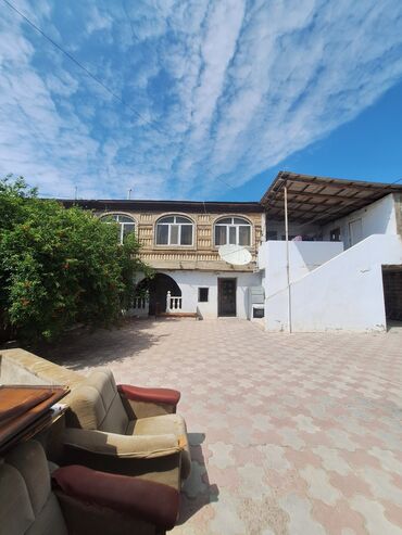 купить бак для воды: Поселок Бинагади 7 комнат, 400 м², Нет кредита, Средний ремонт