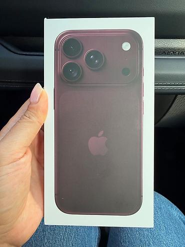 iphone s: IPhone 18 Pro, 256 GB, Bordo — 1