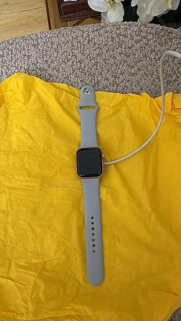 a54 ekran: Salam Apple Watch se 40 mm rose gold satilir.Yeni kimidir 1 ay — 1
