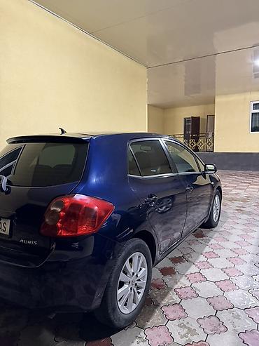 jac js6: Toyota Auris: 2009 г., 1.6 л, Механика, Бензин, Хэтчбэк — 4
