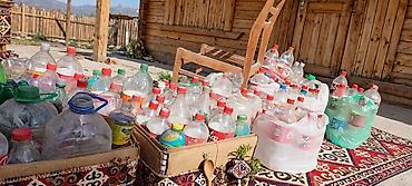 Прозрачные пластиковые бутылки разного объёма (примерно 0,5–5 л) для at lalafo.kg Прозрачные пластиковые бутылки разного объёма (примерно 0,5–5 л) для