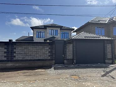 Продажа коттеджей и домов: 🏙️ Продаётся: дом (5+ комнат) — 240 м² (участок 4 сотки) 📍 Локация — 7