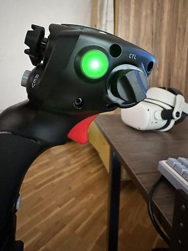 Видеоигры и приставки: Tam Nəzarət Paneli və Joystick: Həm baza üzərində, həm də joystick — 3