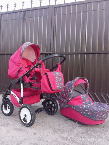 детские коляски 3 в 1: Коляска, цвет - Розовый, Б/у