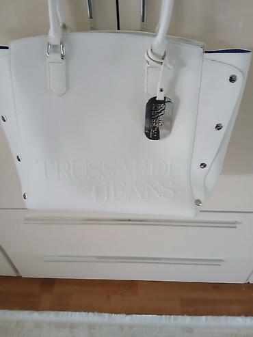 Torbe: GUESS torbe – dve modele 1) Siva torba sa monogram printom - — 9