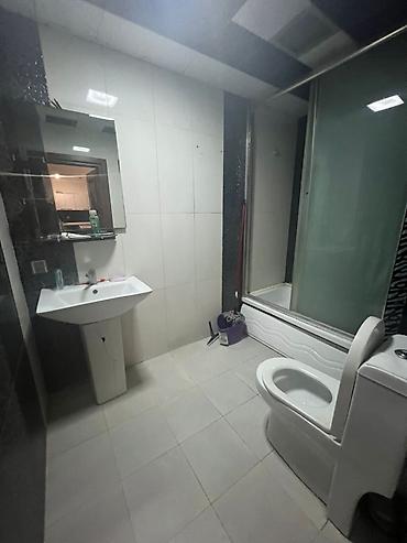 6 mikrorayon: 20 Yanvar metrosunun yanında 159 nömrəli məktəblə üzbəüz yerləşən yeni — 10