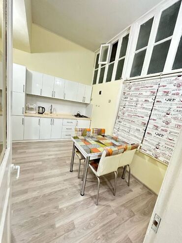 Mənzil kirayələyirəm: 3 otaqlı, 100 kv. m — 8