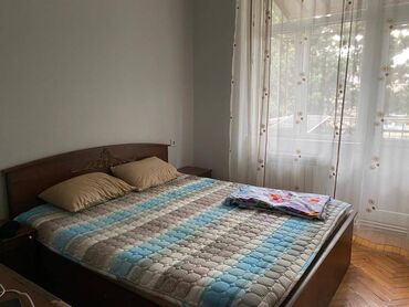 Uzunmüddətli kirayə mənzillər: Gənclik və 28 May metrolarına yaxın məsafədə 3 mərtəbəli binanın 3-cü — 4