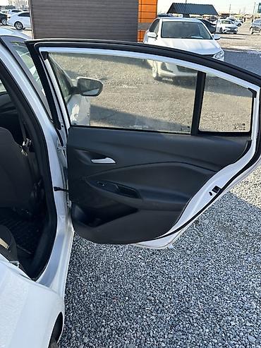 Chevrolet: Chevrolet Onix: 2020 г., Бензин, Седан — 7