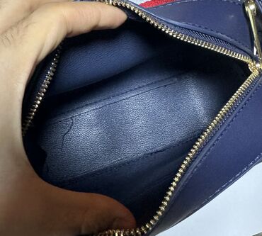 Другие сумки: Продаю сумку!
Качество отличное.
Новая
Никто не носил!
Торг уместен — 6