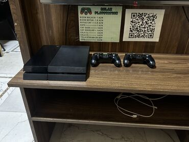 aiwa qulaqciq: PlayStation 4 oyun paketi - Konsol: Sony PlayStation 4 (orijinal