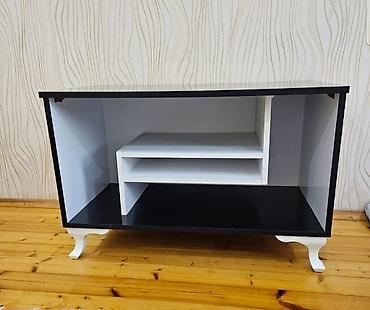 Digər mebel: Tv altligi ela veziyyetdedir. ölçü en 90cm, hundurluk 60 cm, derinlik — 1
