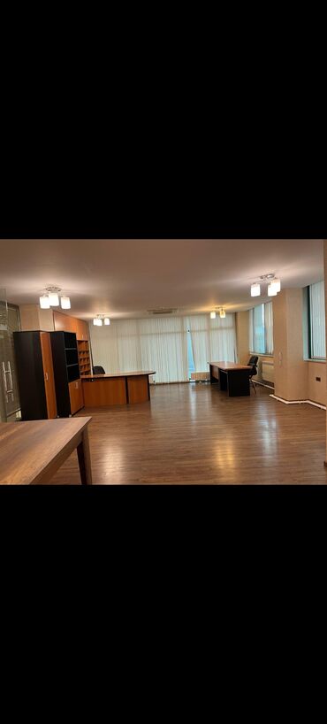 Ofislər: Ofis sahəsi – şüşə arakəsməli, geniş vestibül və iş otaqları - İşə — 11
