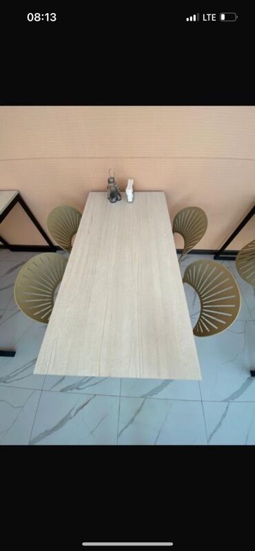 столик обеденный: Конок бөлмөсү үчүн үстөл жана отургуч