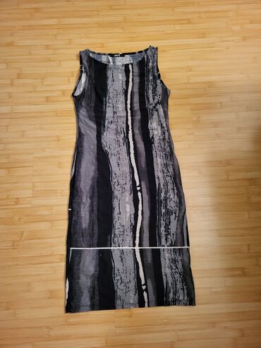 mona haljine 2023: Bоја - Crna, Drugi stil, Na bretele