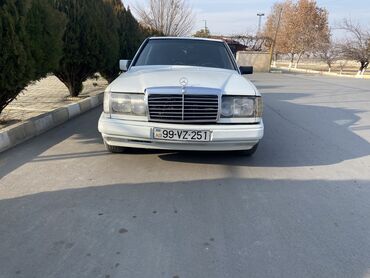 Mercedes-Benz: Mercedes-Benz E 200: 2 l | 1992 il Sedan