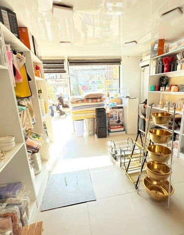 мини цех ищет работу: Продаю Магазин В жилом доме, 90 м², 1 этаж