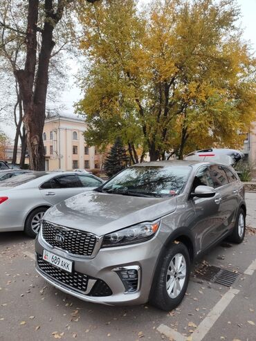 Легковой транспорт: Сдаю в аренду: Легковое авто, Частная аренда