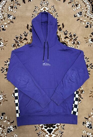 где можно продать старые вещи в бишкеке: 🌊 Quicksilver hoodie 🌊 Худи в отличном состоянии! Размер: S, но по
