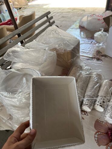 restoran qablari: Salam bir defelik istifade qablari 200 boskaq 26 saxlama qabi 200