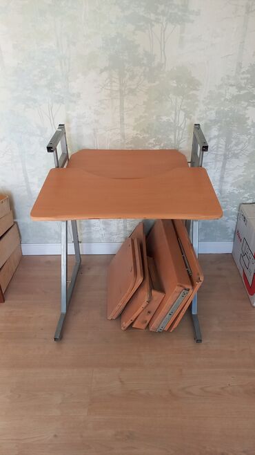 сколько стоит школьная парта: Отдам парту за 300 сом. Есть детали, можете собрать. Самовывоз