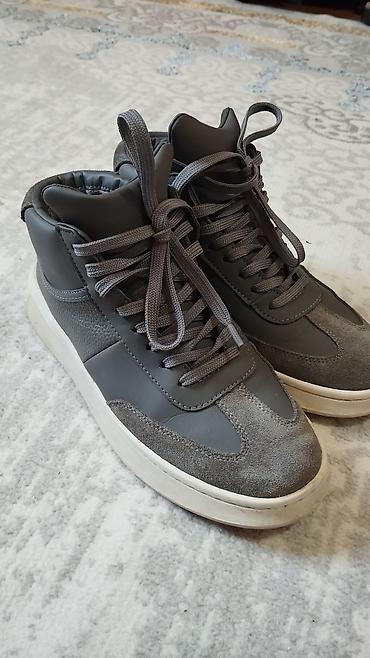 reebok 42: Высокие кеды/кроссовки цвета графит/серый. -Күзүндө кышында кийиле — 3