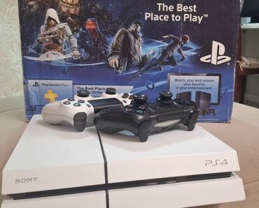 купить электролит: Sony PlayStation 4 (белая) + 2 геймпада DualShock 4 (белый и черный)