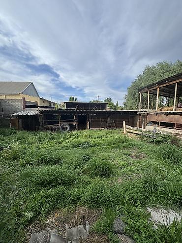 Продажа коттеджей и домов: ✨ Продаётся дом в с. Сокулук ✨ 🏡 Характеристики: • Участок - 7 соток — 6