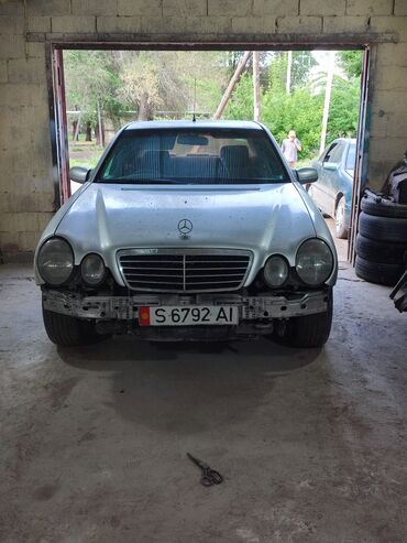 211 салон: Mercedes-Benz 220: 2003 г., 2 л, Автомат, Бензин, Седан