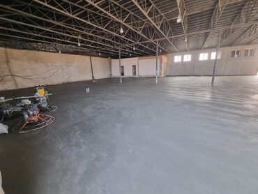 аренда торгового места в магазине: Anbar üçün geniş sahə. 650 m² anbar 3300 manata icarəyə verilir. Suyu