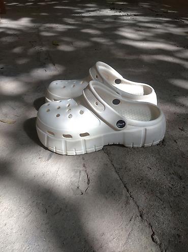 обувь on: Сабо, 37.5, Crocs, Новый, цвет - Белый — 2