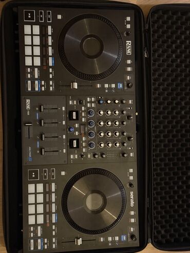 Микрофоны: Ideal veziyyetde RANE FOUR dj apparati. Cemi 5 defe istifade olunub