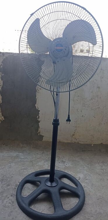 ventilator notebook: Вентилятор Б/у, Напольный, Лопастной