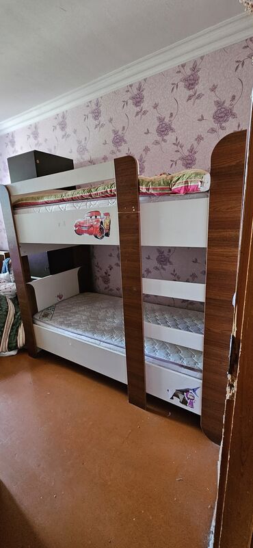 Mebel: Əla vəziyyətdə matraslar ortopedikdi