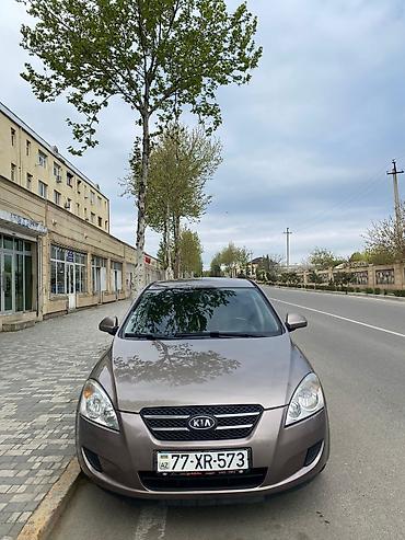 Kia: Kia cee’d hatchback Xüsusiyyətlər: - Kuzov: 5 qapılı hatchback - — 1