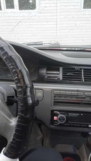 Honda: Honda : 1993 г., 1.6 л, Механика, Бензин, Седан