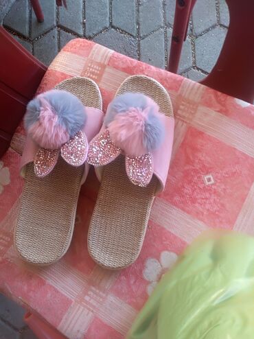 Personal Items: Fashion slippers