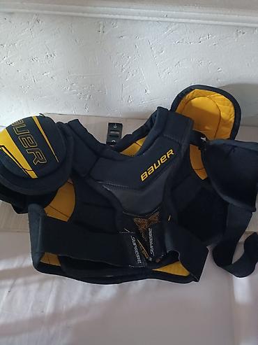 Коньки: Здравствуйте! Продаю хоккейные коньки на ребёнка 4 года, также имеется — 7