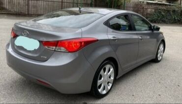 Hyundai: Hyundai Elantra: 1.8 l | 2011 il Sedan — 12