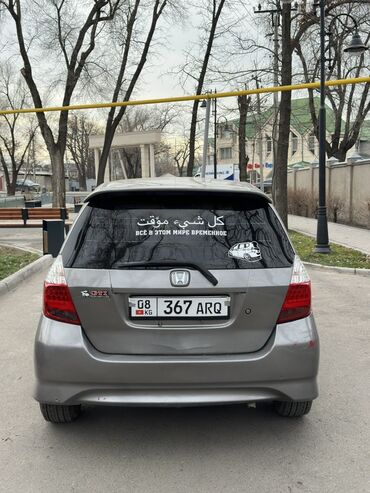 Honda: Honda Fit: 2003 г., 1.3 л, Вариатор, Бензин, Хэтчбэк — 4